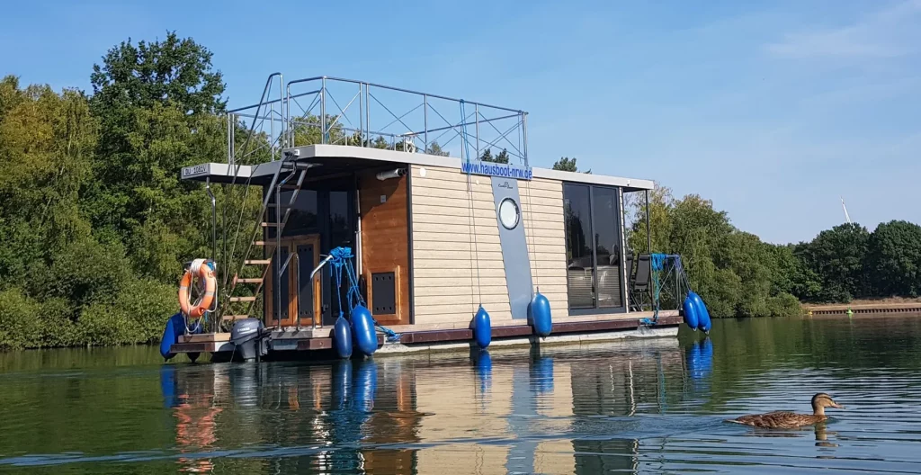 Hausbooturlaub an der Müritz mit Hund